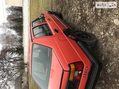 Volkswagen Jetta 1986  випуску Івано-Франківськ з двигуном 1.6 л бензин седан механіка за 2400 долл. 