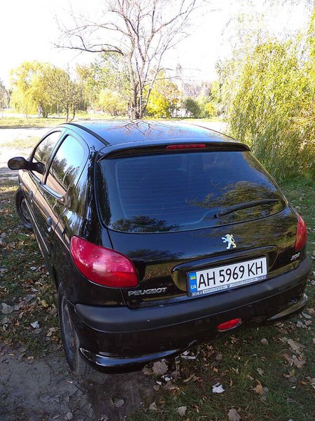 Peugeot 206 2005  випуску Донецьк з двигуном 1.4 л бензин хэтчбек механіка за 4300 долл. 