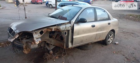 Daewoo Lanos 2008  випуску Київ з двигуном 1.5 л бензин седан механіка за 900 долл. 