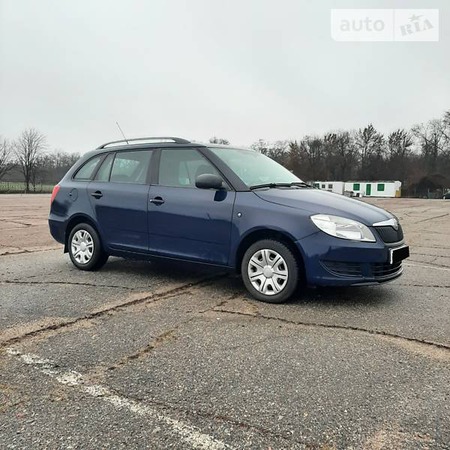 Skoda Fabia 2010  випуску Кропивницький з двигуном 0 л дизель універсал механіка за 6300 долл. 