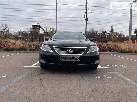 Lexus LS 460 2007  випуску Київ з двигуном 4.6 л бензин седан автомат за 18999 долл. 