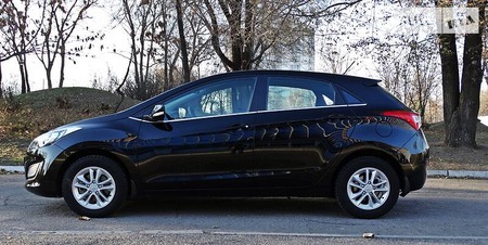 Hyundai i30 2012  випуску Дніпро з двигуном 1.6 л бензин хэтчбек механіка за 10990 долл. 