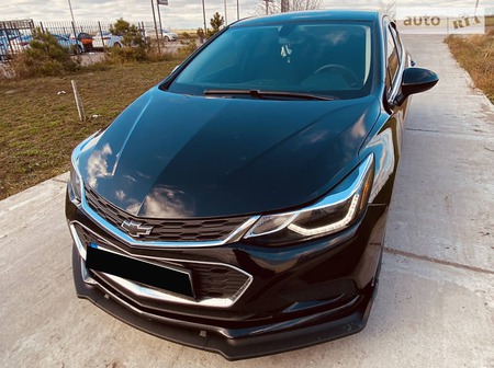 Chevrolet Cruze 2017  випуску Одеса з двигуном 1.4 л бензин седан автомат за 12500 долл. 