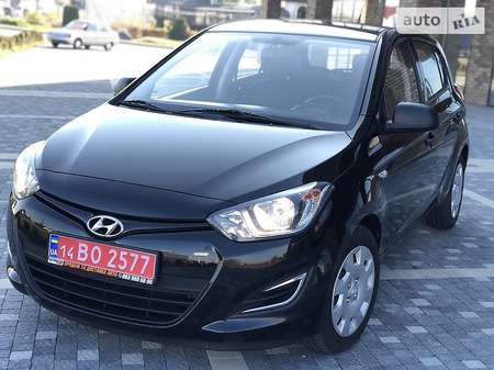 Hyundai i20 2014  випуску Львів з двигуном 0 л бензин хэтчбек автомат за 9150 долл. 