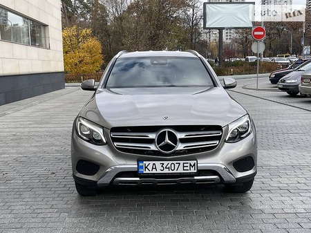 Mercedes-Benz GLC 250 2018  випуску Київ з двигуном 2.2 л дизель позашляховик автомат за 48950 долл. 