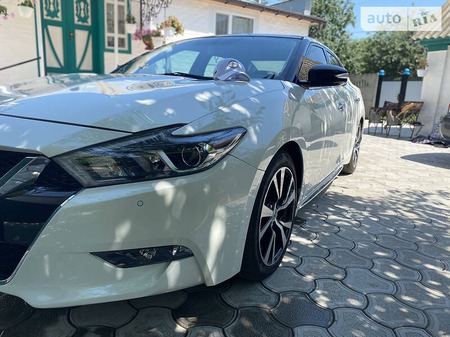 Nissan Maxima 2017  випуску Київ з двигуном 3.5 л бензин седан автомат за 21900 долл. 