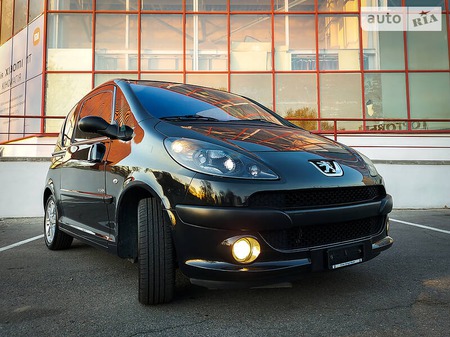 Peugeot 1007 2006  випуску Миколаїв з двигуном 1.6 л бензин хэтчбек автомат за 6199 долл. 