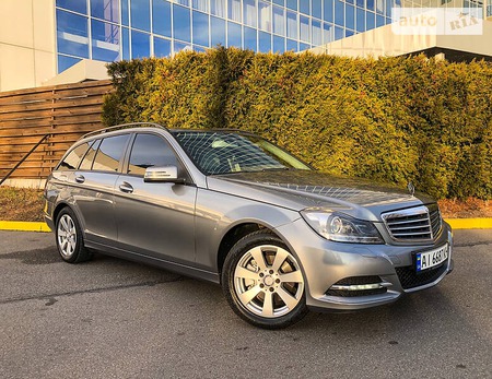 Mercedes-Benz C 220 2013  випуску Київ з двигуном 2.1 л дизель універсал автомат за 11500 долл. 