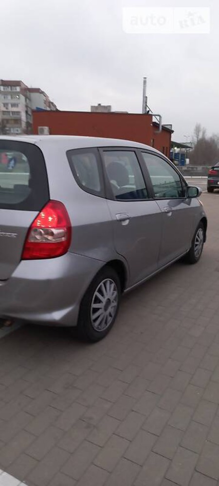 Honda Jazz 2007  випуску Суми з двигуном 1.3 л бензин хэтчбек механіка за 4250 долл. 