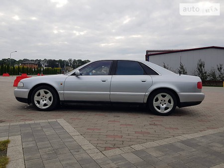 Audi A8 1997  випуску Львів з двигуном 4.2 л бензин седан автомат за 2100 долл. 