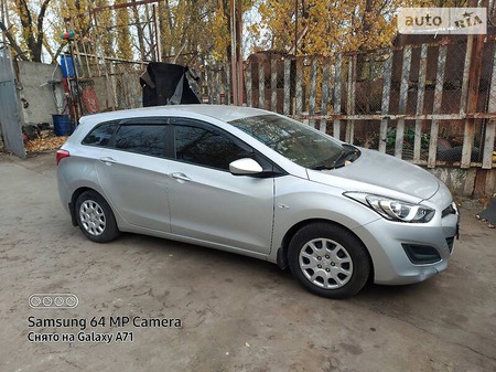 Hyundai i30 2013  випуску Дніпро з двигуном 1.4 л дизель універсал механіка за 9000 долл. 