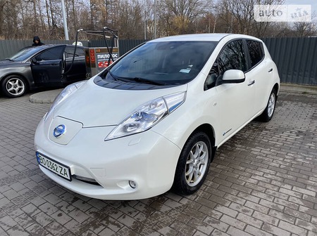 Nissan Leaf 2013  випуску Тернопіль з двигуном 0 л електро хэтчбек автомат за 10400 долл. 