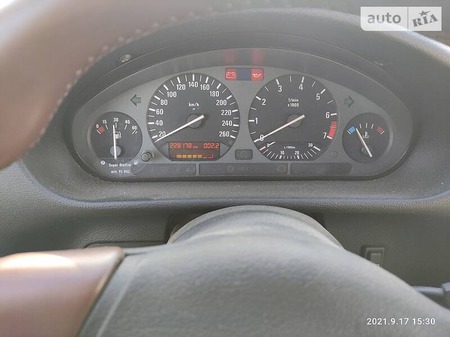 BMW 320 1992  випуску Донецьк з двигуном 2 л бензин седан механіка за 3999 долл. 