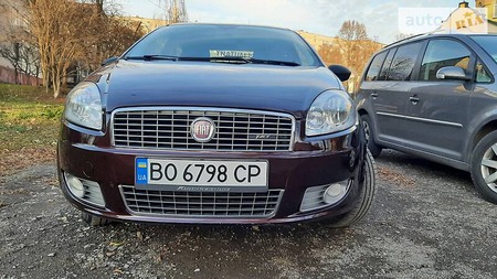 Fiat Linea 2011  випуску Тернопіль з двигуном 1.4 л  седан механіка за 6900 долл. 
