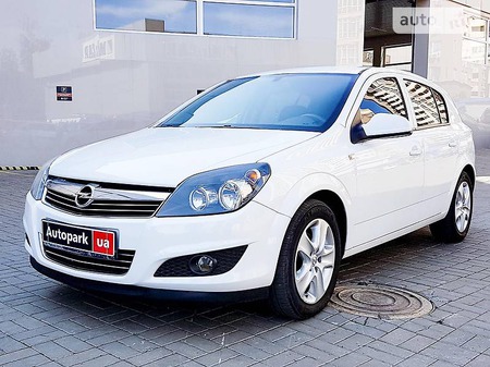 Opel Astra 2012  випуску Одеса з двигуном 0 л  хэтчбек автомат за 7490 долл. 