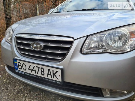 Hyundai Elantra 2008  випуску Хмельницький з двигуном 1.6 л бензин седан механіка за 6300 долл. 