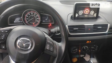 Mazda 3 2016  випуску Київ з двигуном 2 л бензин седан автомат за 11000 долл. 