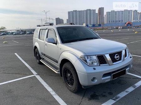 Nissan Pathfinder 2007  випуску Київ з двигуном 2.5 л дизель універсал автомат за 11900 долл. 