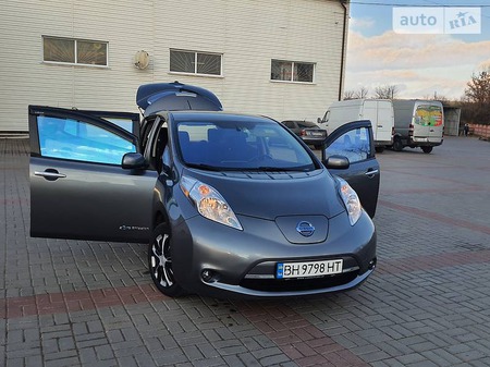 Nissan Leaf 2014  випуску Рівне з двигуном 0 л електро седан  за 8850 долл. 