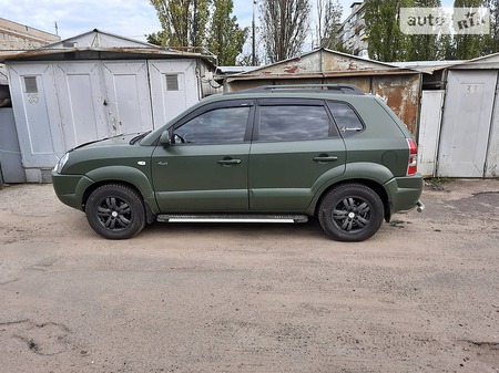 Hyundai Tucson 2008  випуску Київ з двигуном 0 л бензин позашляховик механіка за 9200 долл. 