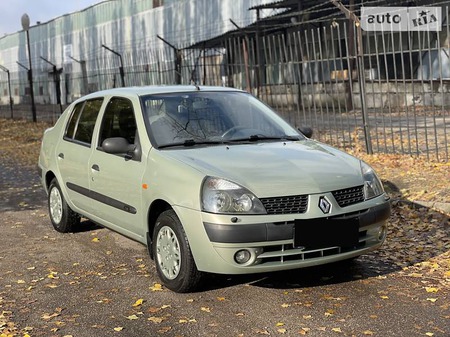 Renault Symbol 2004  випуску Черкаси з двигуном 1.4 л бензин седан механіка за 5450 долл. 