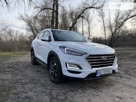 Hyundai Tucson 2019  випуску Дніпро з двигуном 2 л бензин позашляховик автомат за 29000 долл. 