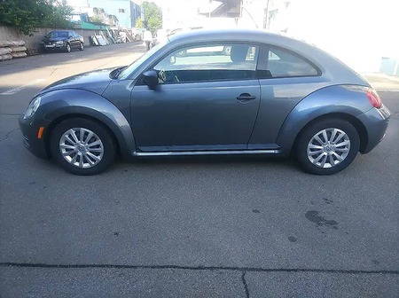 Volkswagen Beetle 2012  випуску Київ з двигуном 2.5 л бензин купе автомат за 9100 долл. 