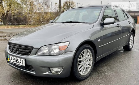 Lexus IS 200 2004  випуску Київ з двигуном 2 л  седан автомат за 5450 долл. 