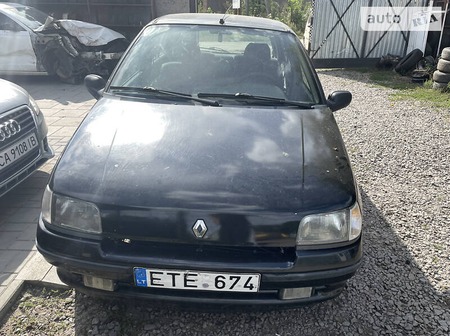 Renault Clio 1995  випуску Черкаси з двигуном 0 л бензин хэтчбек автомат за 950 долл. 
