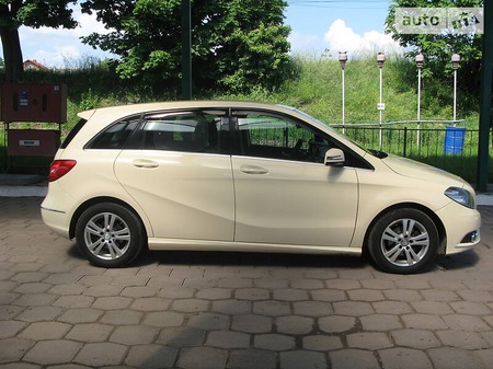 Mercedes-Benz B 180 2013  випуску Львів з двигуном 1.8 л дизель хэтчбек автомат за 10500 долл. 