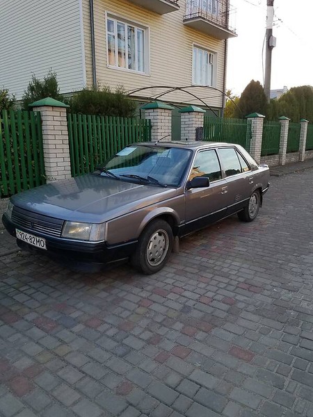 Renault 25 1985  випуску Івано-Франківськ з двигуном 2.2 л бензин седан механіка за 1300 долл. 