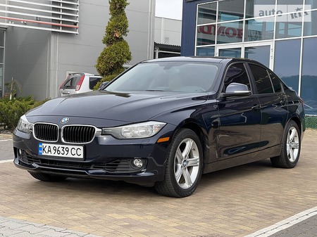 BMW 328 2014  випуску Київ з двигуном 2 л бензин седан автомат за 15777 долл. 