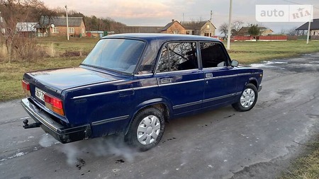 Lada 2107 1987  випуску Львів з двигуном 1.3 л бензин седан механіка за 999 долл. 