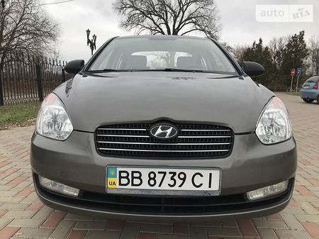 Hyundai Accent 2009  випуску Луганськ з двигуном 1.4 л бензин седан механіка за 6700 долл. 