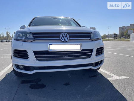 Volkswagen Touareg 2013  випуску Хмельницький з двигуном 0 л дизель позашляховик автомат за 27300 долл. 