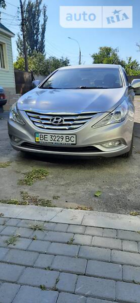 Hyundai Sonata 2012  випуску Миколаїв з двигуном 2.4 л бензин седан автомат за 10000 долл. 