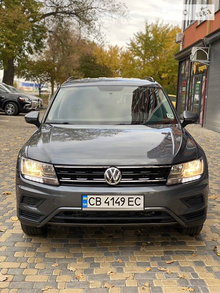 Volkswagen Tiguan 2017  випуску Чернігів з двигуном 2 л бензин позашляховик автомат за 19500 долл. 