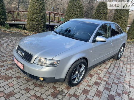 Audi A4 Limousine 2002  випуску Львів з двигуном 2 л  седан механіка за 5870 долл. 