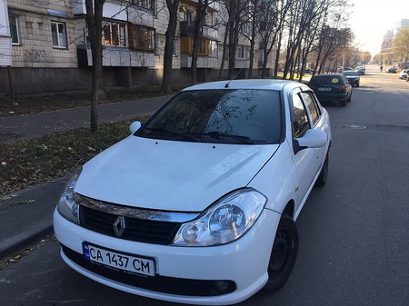 Renault Symbol 2010  випуску Київ з двигуном 1.4 л бензин седан механіка за 3700 долл. 