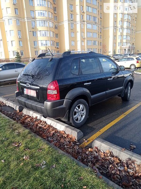 Hyundai Tucson 2006  випуску Київ з двигуном 2 л бензин позашляховик механіка за 7800 долл. 