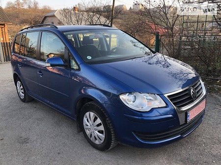 Volkswagen Touran 2007  випуску Тернопіль з двигуном 1.4 л бензин універсал механіка за 6550 долл. 