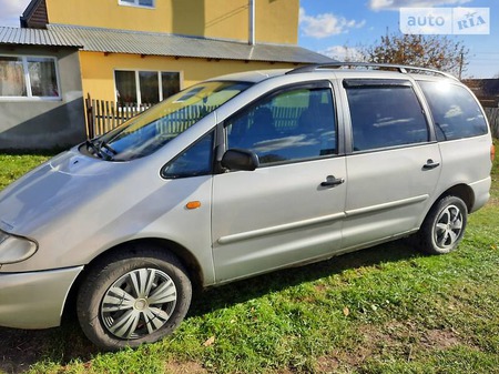 Volkswagen Sharan 1999  випуску Львів з двигуном 0 л дизель мінівен механіка за 4700 долл. 