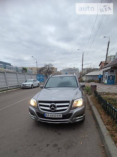 Mercedes-Benz GLK 250 2014  випуску Київ з двигуном 2.1 л дизель позашляховик автомат за 21800 долл. 
