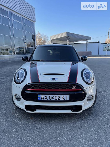 Mini Cooper 2016  випуску Харків з двигуном 2 л бензин седан автомат за 22400 долл. 