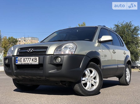 Hyundai Tucson 2007  випуску Дніпро з двигуном 2 л  позашляховик автомат за 9350 долл. 