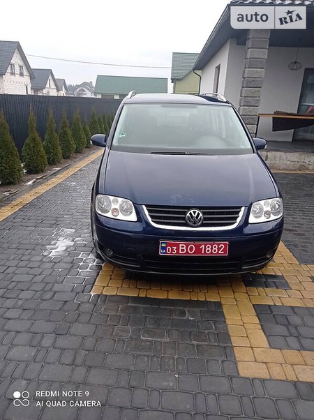 Volkswagen Touran 2004  випуску Луцьк з двигуном 1.6 л бензин універсал механіка за 5400 долл. 