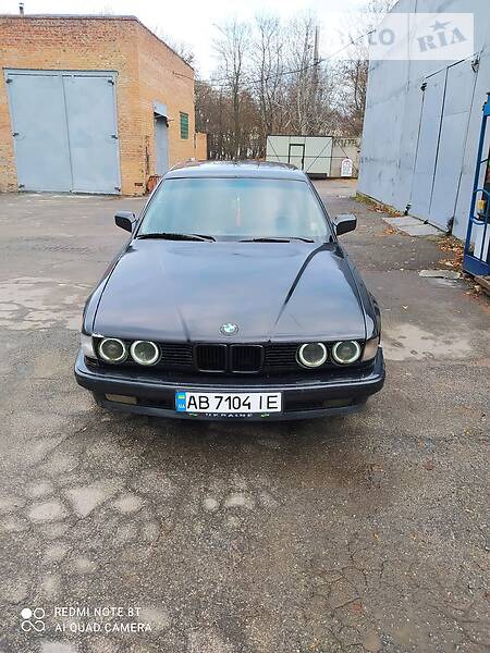 BMW 750 1991  випуску Вінниця з двигуном 3.5 л  седан механіка за 2850 долл. 