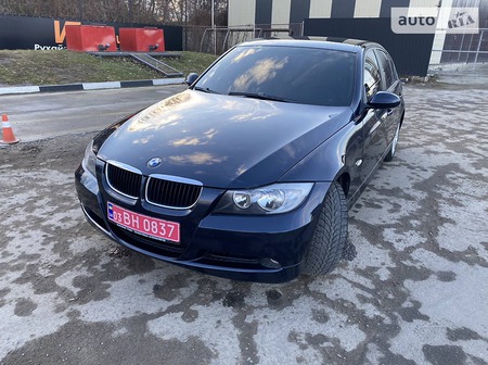 BMW 318 2005  випуску Івано-Франківськ з двигуном 2 л бензин седан механіка за 7700 долл. 