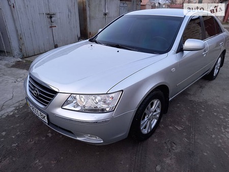 Hyundai Sonata 2008  випуску Запоріжжя з двигуном 2 л бензин седан механіка за 8800 долл. 