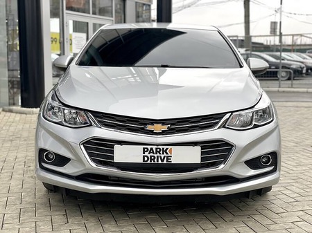 Chevrolet Cruze 2019  випуску Харків з двигуном 1.4 л бензин седан автомат за 13700 долл. 